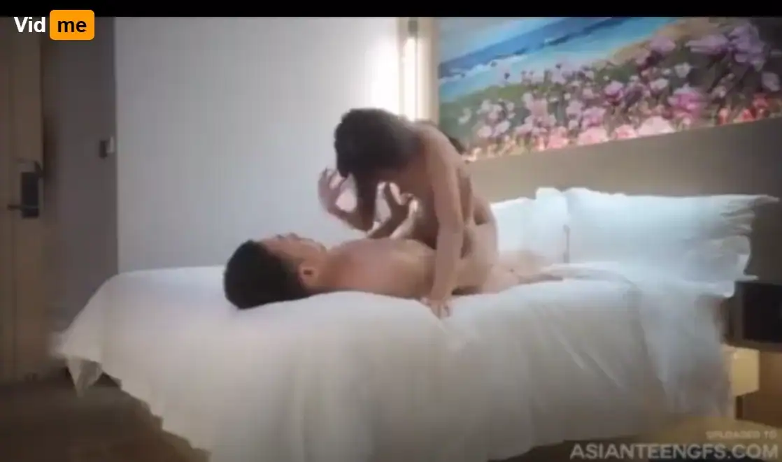 viral indo janda muda pirang cantik wiwik di sofa sampai becek